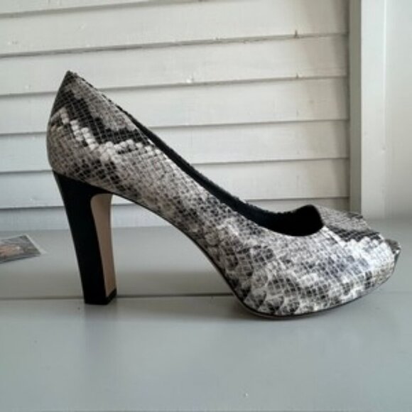 Franco Sarto Snake Print Peep Toe Platform Pumps Gray Stacked Heel Size 10M - Picture 2 of 16